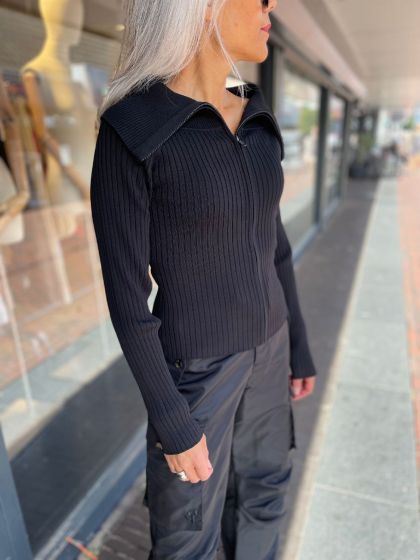 Oval Square Algae Knit Zip Black