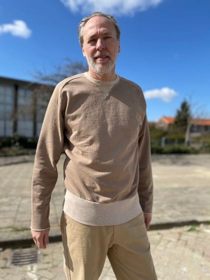 Universal Works heren sweater Mr K crew Sand merl